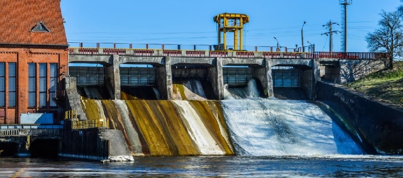 central de agua fluyente